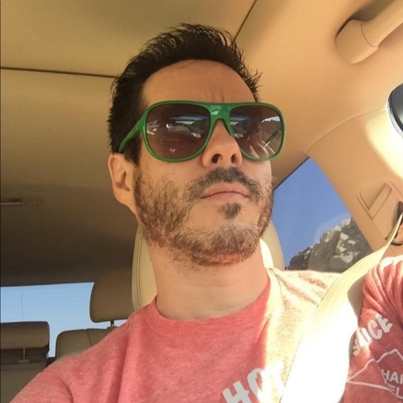 Meet your Posher, Christopher - Picture 1 of 1